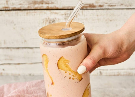 LAIT FRAPPÉ AUX PÊCHES ET AUX FRAISES