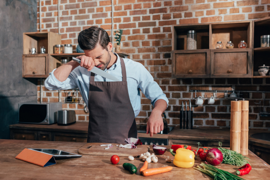 Quel hachoir à oignon choisir pour ne plus pleurer en cuisine