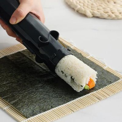 Appareil-a-sushi-noir