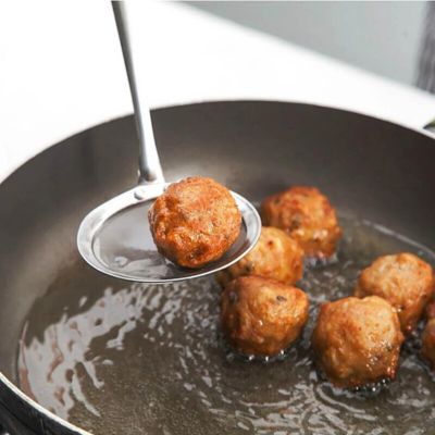 cuillere-passoire-pour-boulettes