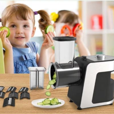 hachoir-a-legumes-electrique-petite-fille-mange-concombre