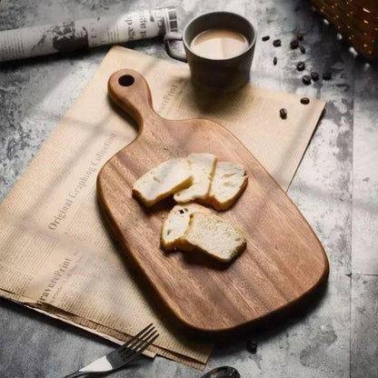 planche-a-decouper-en-bois-naturel