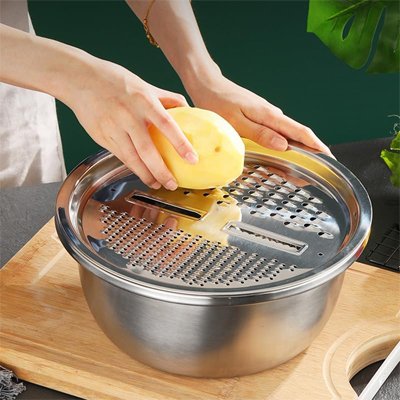 Râpe-légumes-avec-plat 